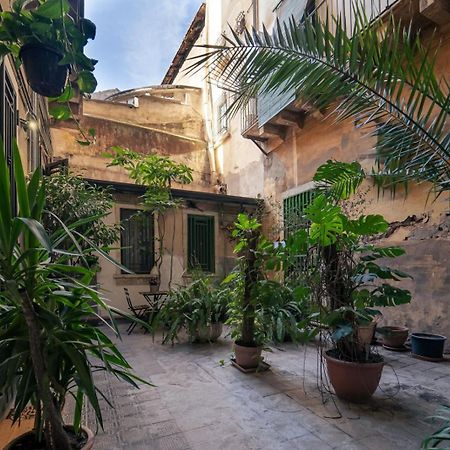 Elegant Design Apartment In Historical City Center CTA Exterior foto